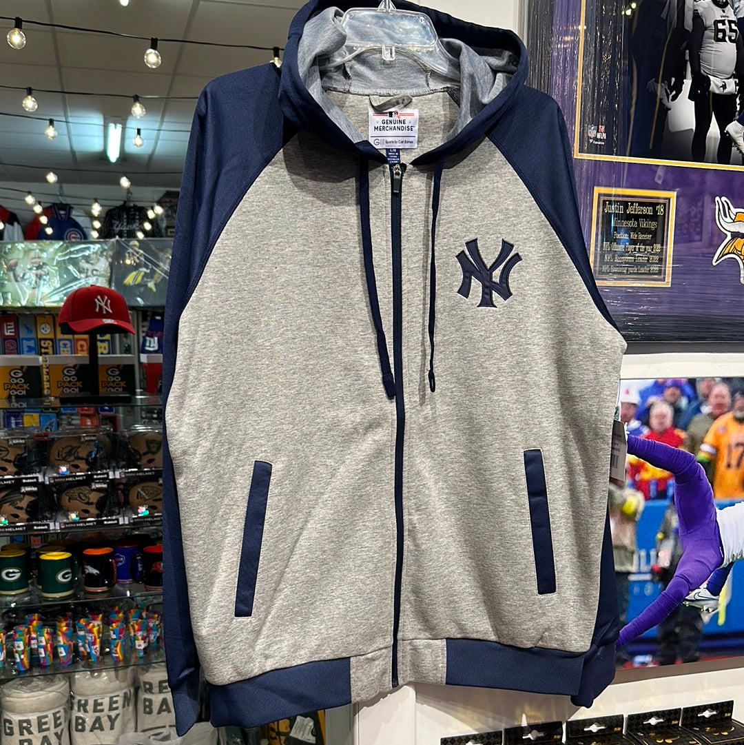 Men’s New York Yankees, full zip size large