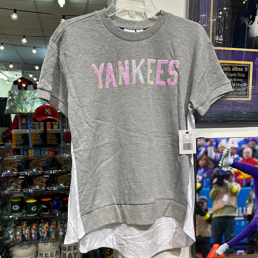 Women’s Yankees touch stadium, T-shirt, size medium