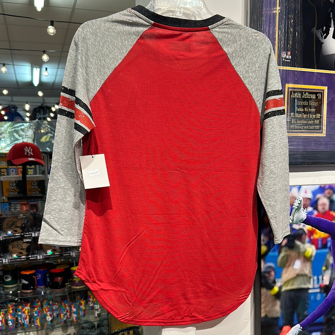 Women’s Atlanta Falcons, three-quarter sleeve size small