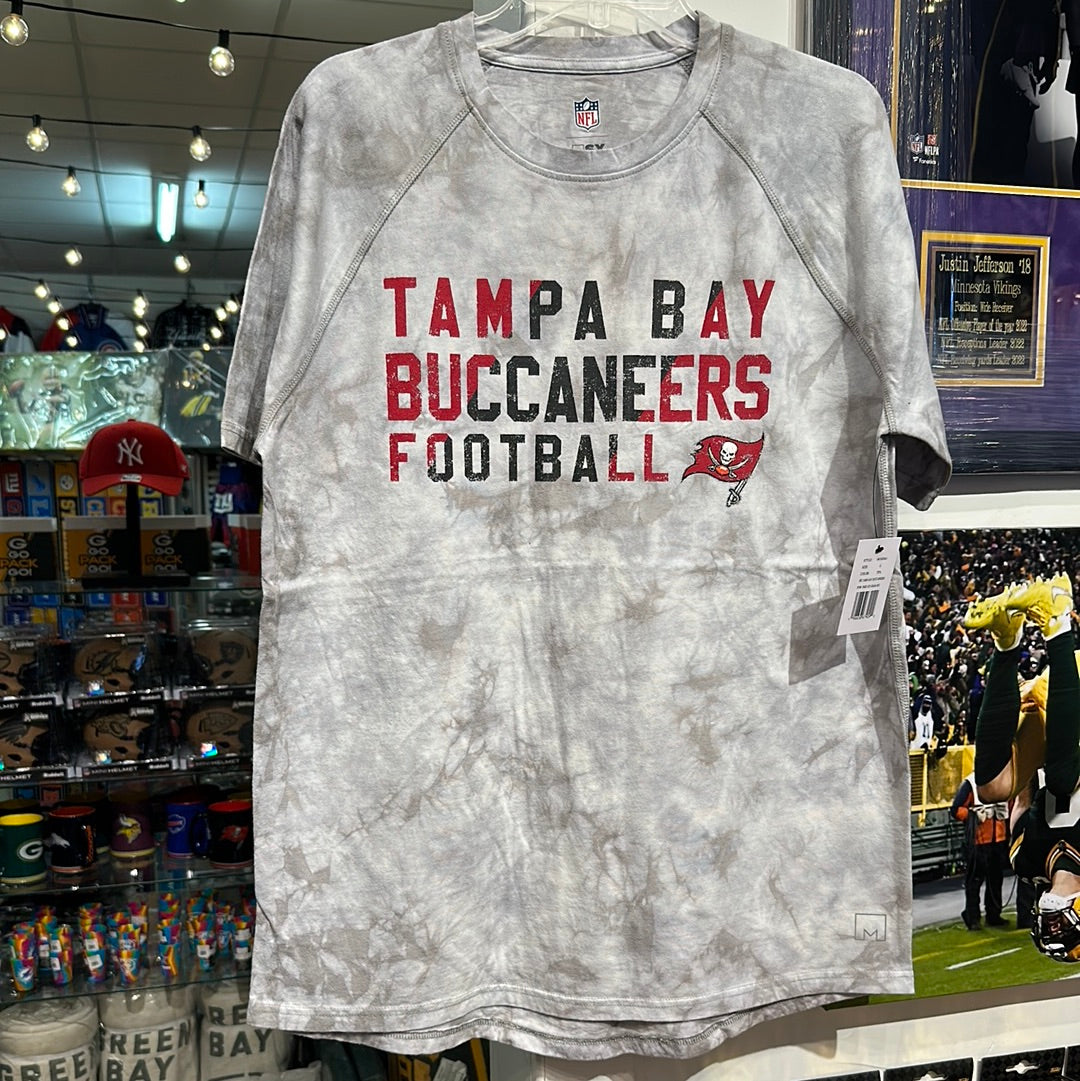 Men’s Tampa Bay, buccaneers T-shirt, by Michael Strahan size large
