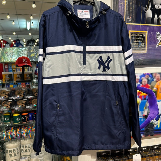 Men’s New York Yankees, hooded, quarter sleeve size large