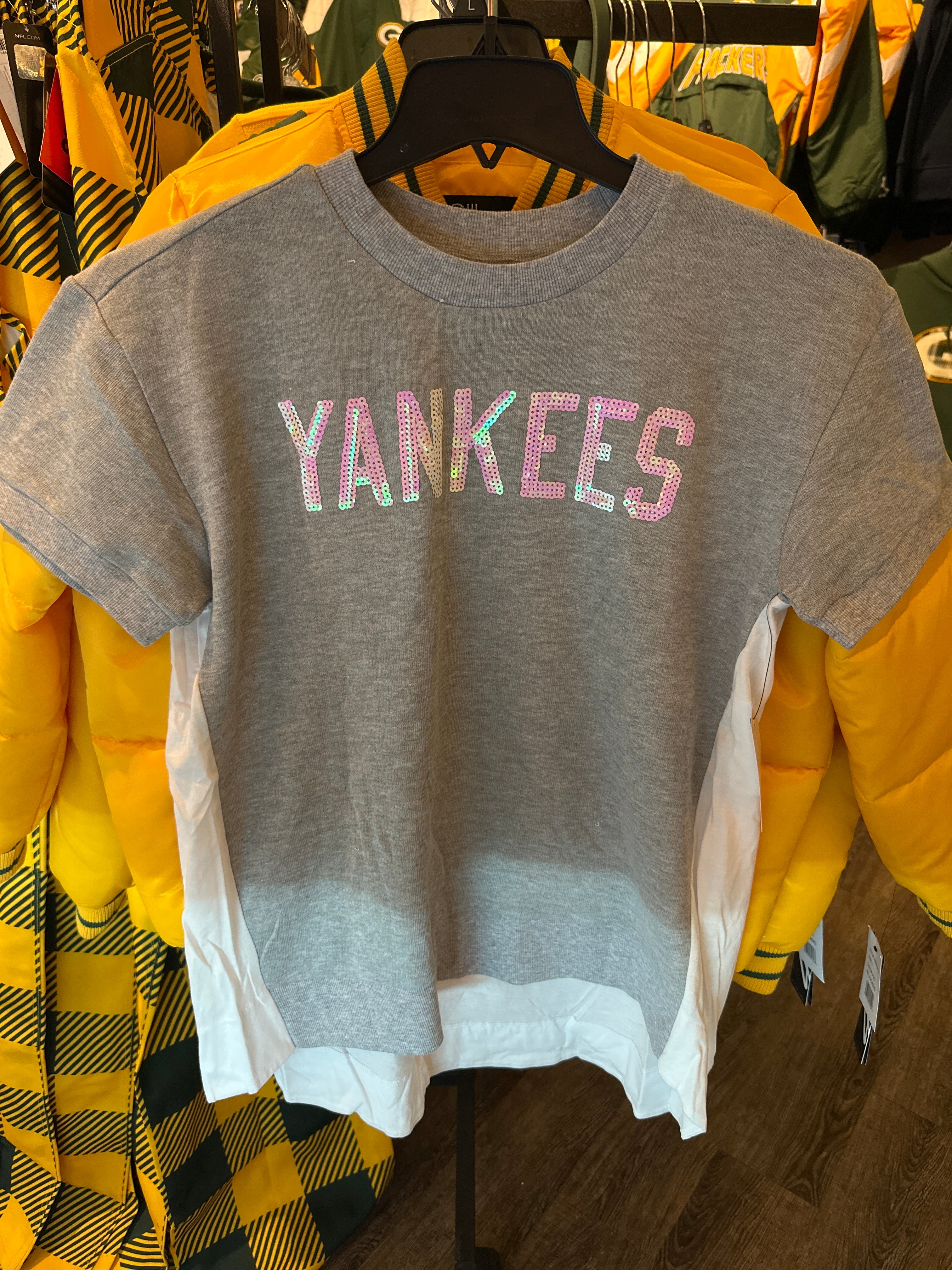Women’s Yankees Tee