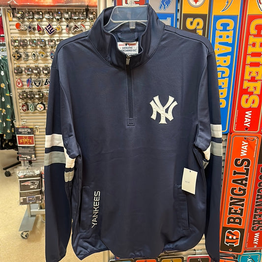 Men’s New York Yankees, quarter zip size large