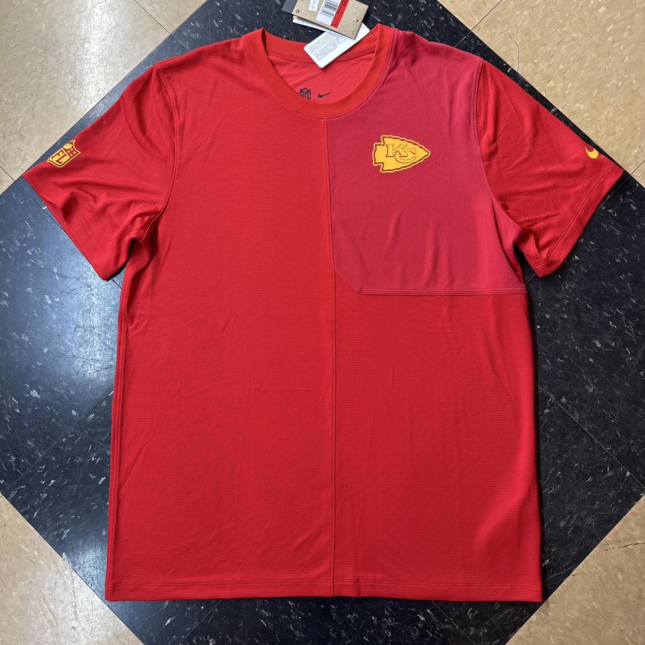 Nike Men's red T-shirts - Fan Zone