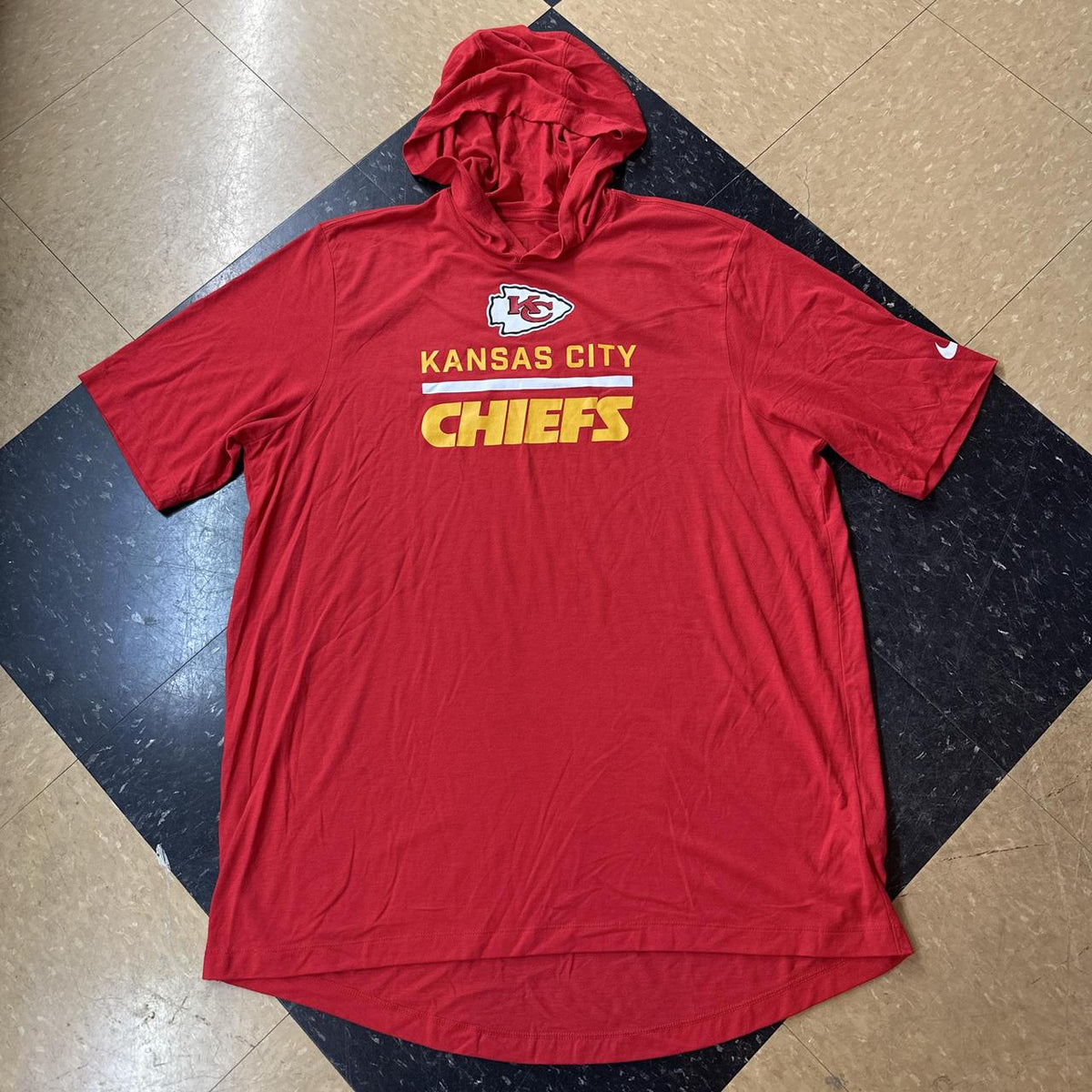 Nike Men's red T-shirts - Fan Zone