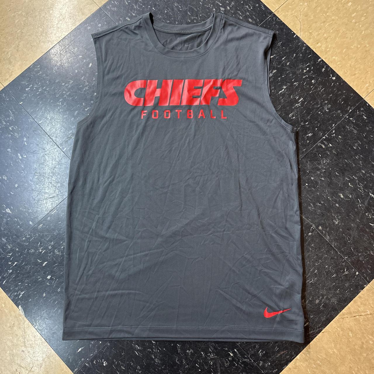 Nike Men's grey black Vests - Fan Zone