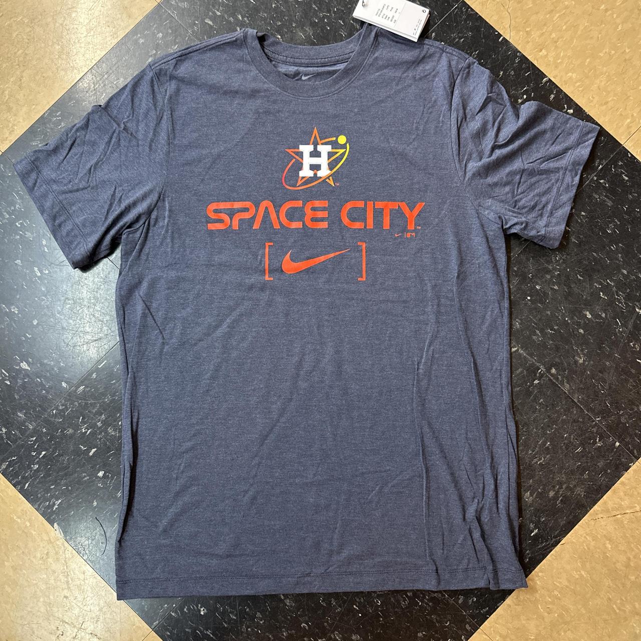 Nike Men's navy blue T-shirts - Fan Zone