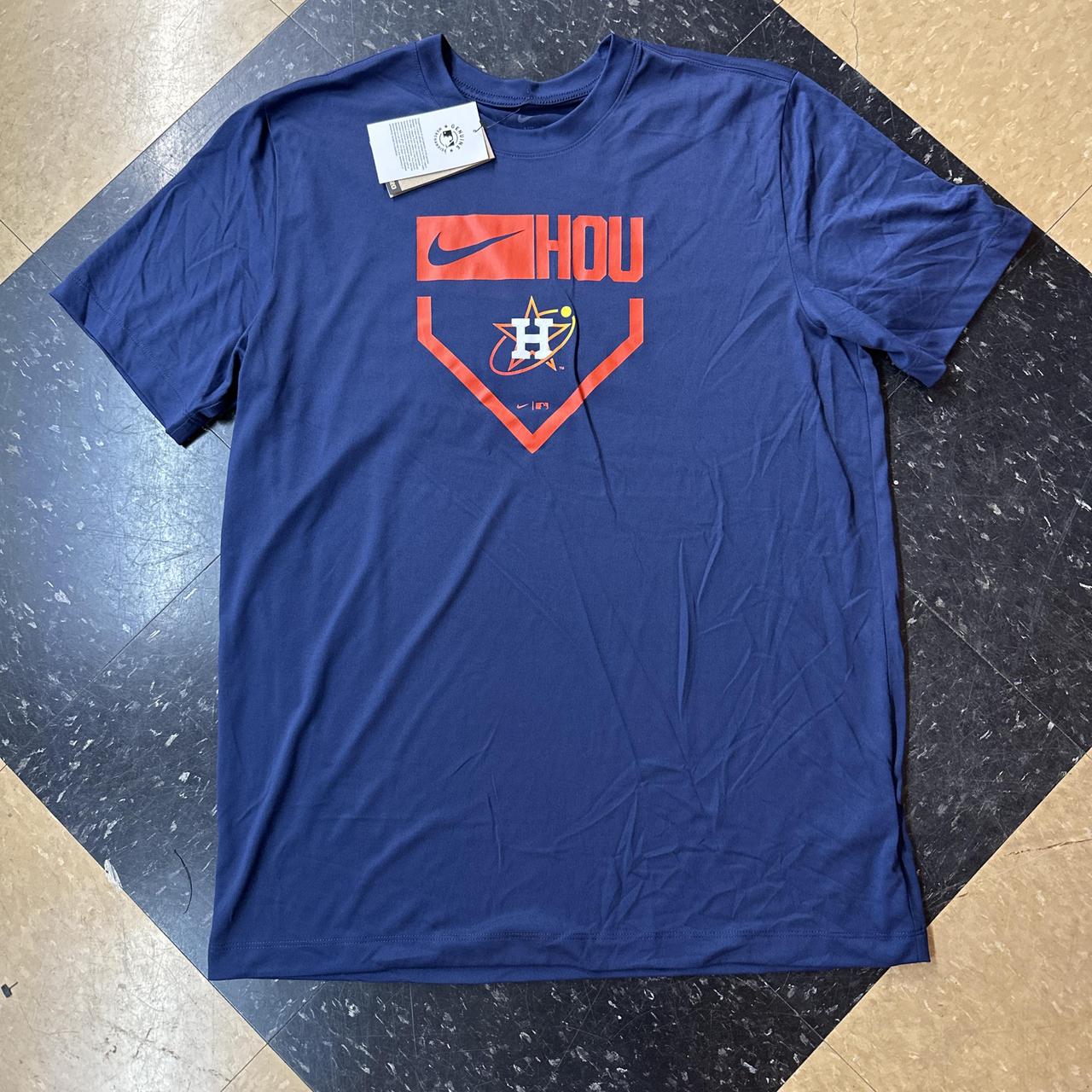 Nike Men's navy blue T-shirts - Fan Zone