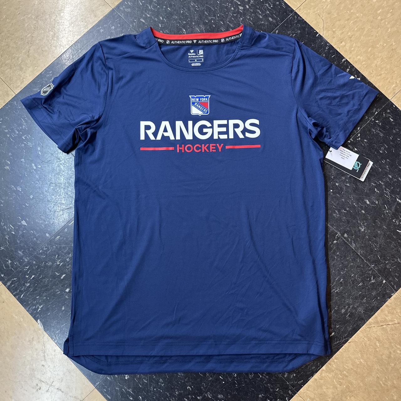 Fanatics Men's navy blue T-shirts - Fan Zone