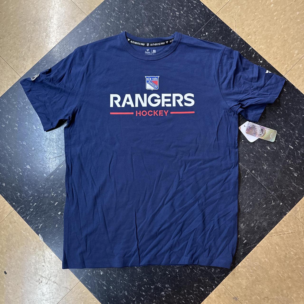Fanatics Men's navy blue T-shirts - Fan Zone