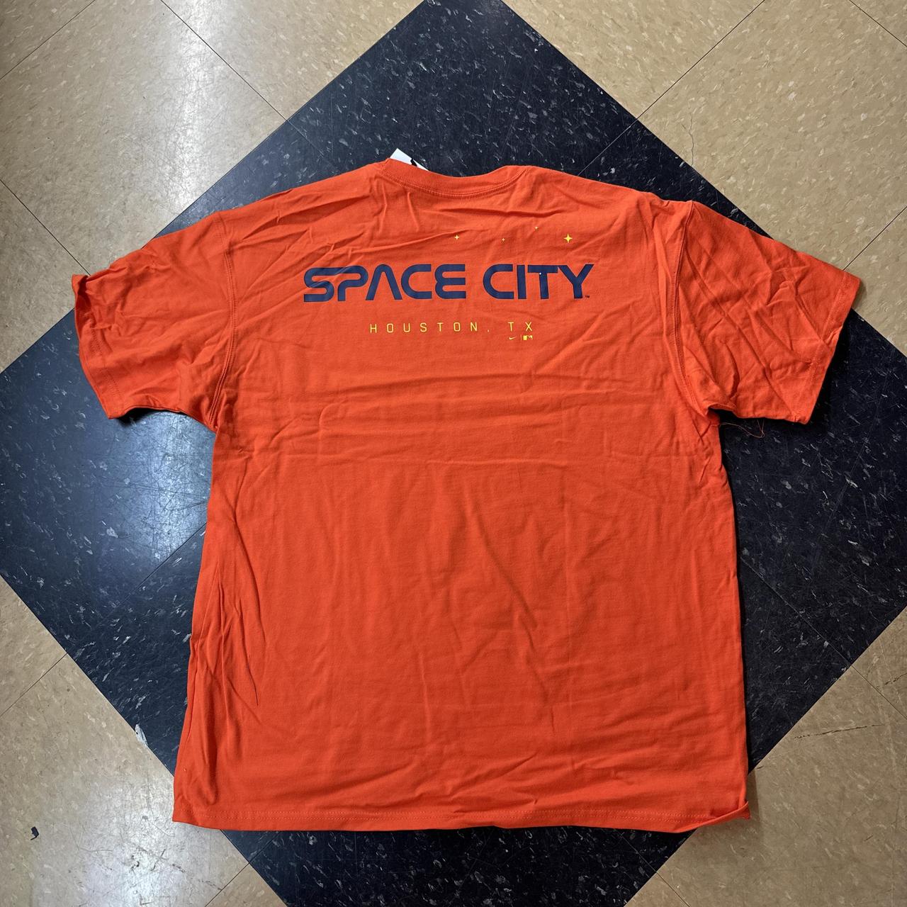 Nike Men's orange red T-shirts - Fan Zone